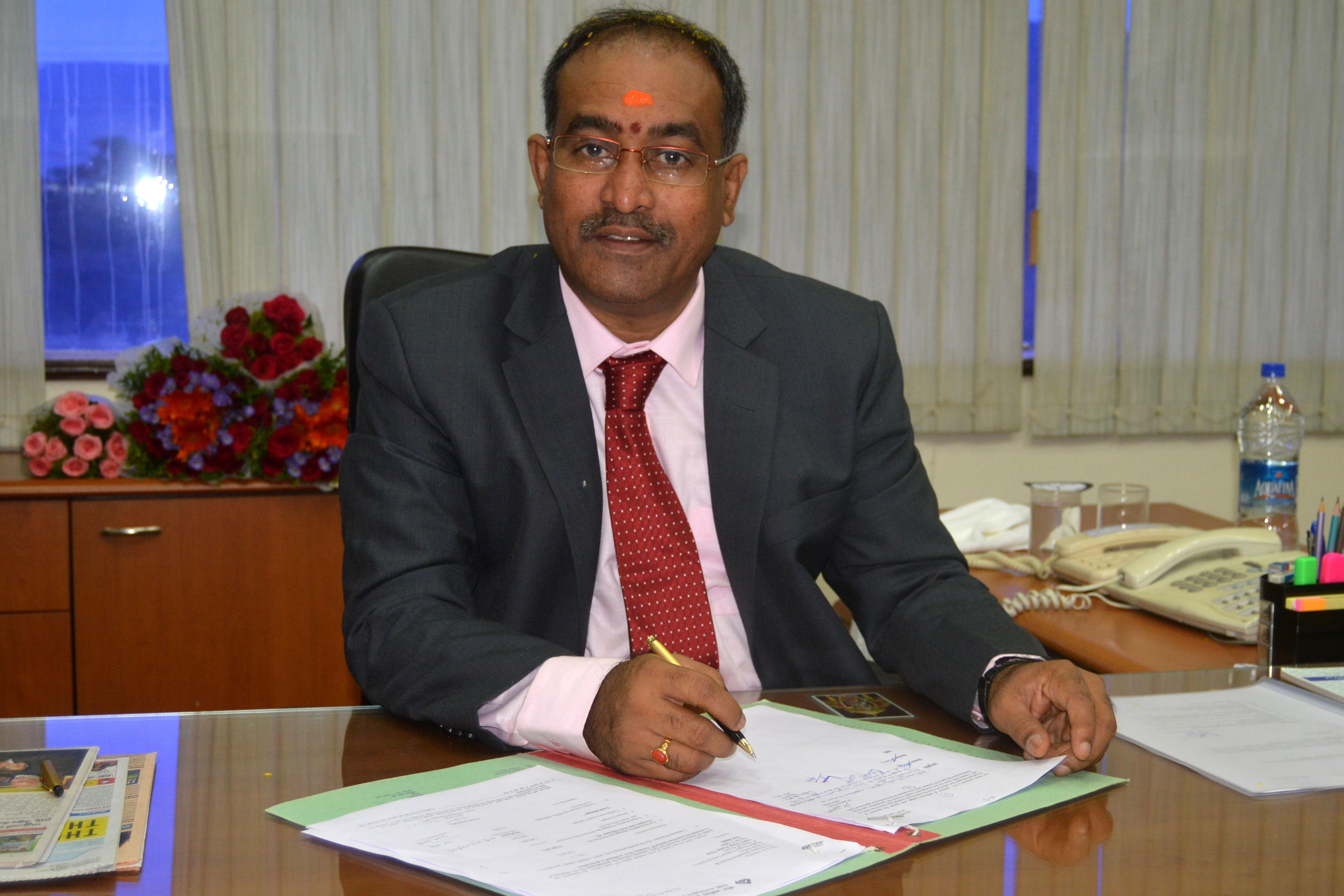 Sri VV Venu Gopal Rao, New Director (Finance) assumes charge at RINL