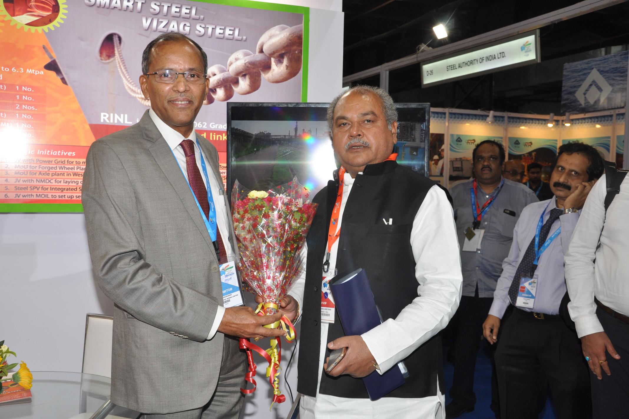 Steel Minister praises RINL for participating  at Maritime India Summit
