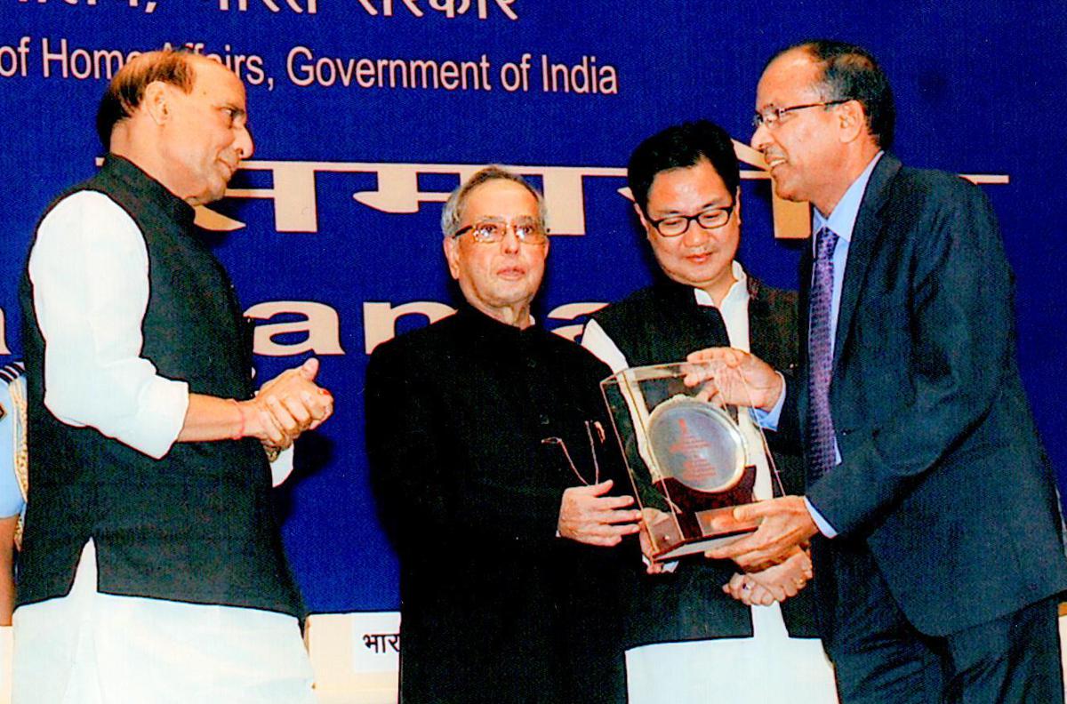 President of India presents Rajbhasha Shield to RINL