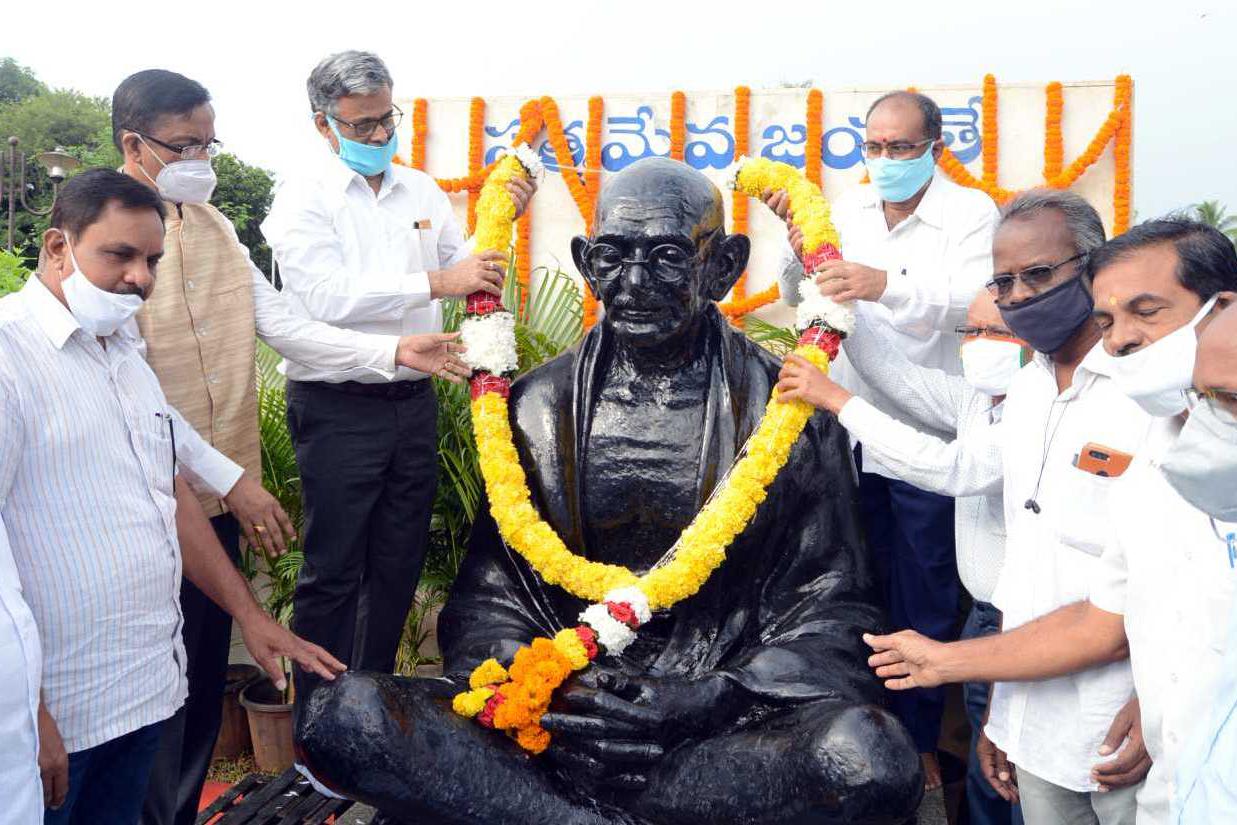 RINL celebrates 151st  Jayanti of Mahatma Gandhi