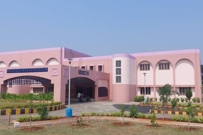 Shri Dharmendra Pradhan inaugurated Jumbo Covid Care Facility at RINL Vizag Steel