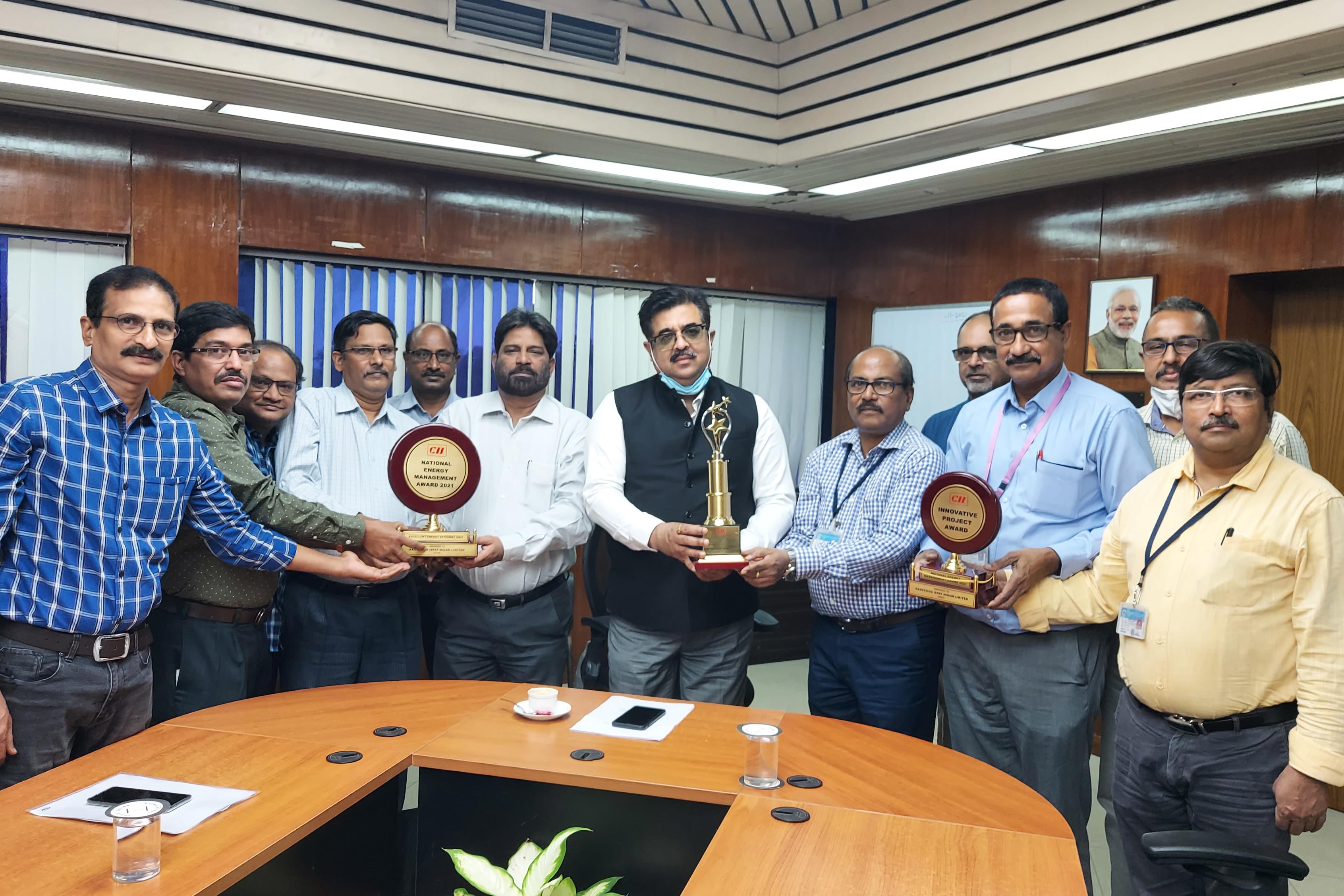 Sri Atul Bhatt, CMD, RINL lauds employees for EXCELLENT ENERGY EFFICIENT UNIT AWARD